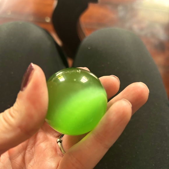 Green Cats eye Sphere - Picture 2 of 2